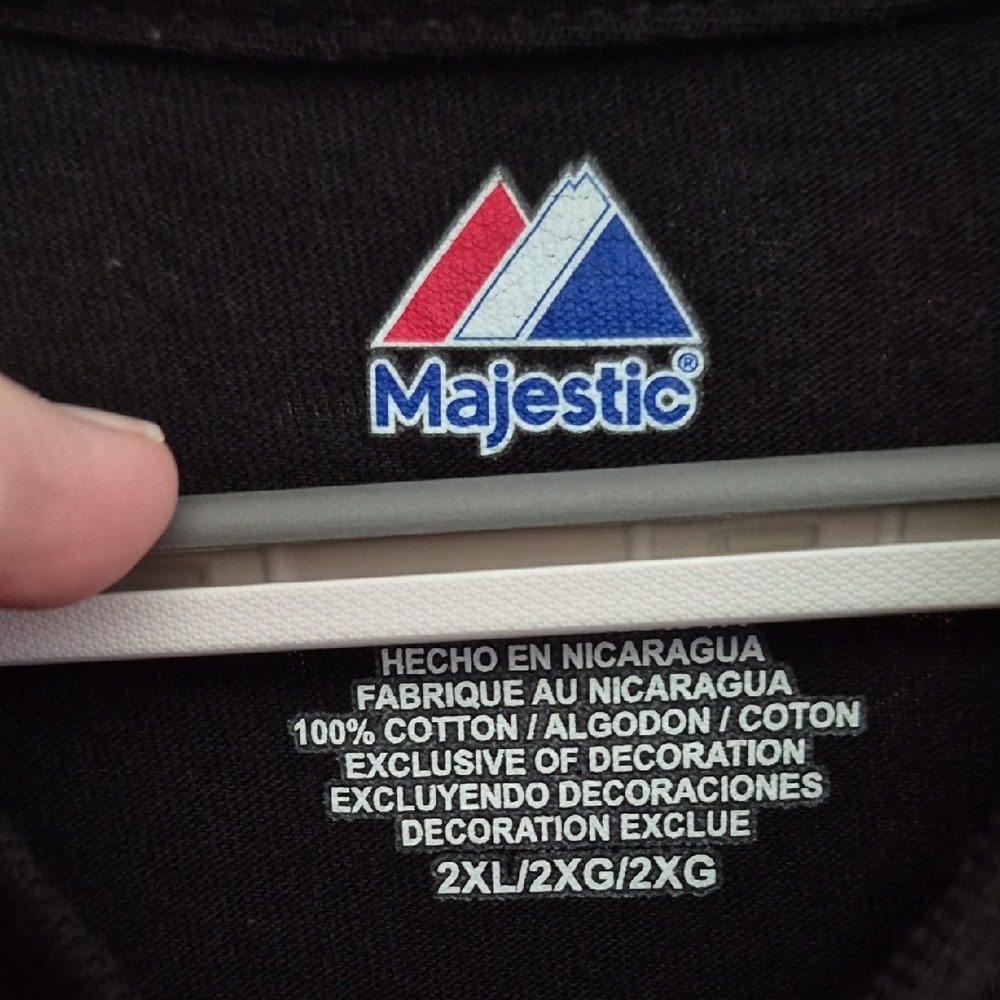 Pittsburgh Pirates Zoltan Majestic Black T-Shirt with Red and Blue Logo - Picture 2 of 5